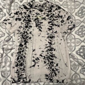 Size Large, Tie-Dye Guess Tshirt, Men’s